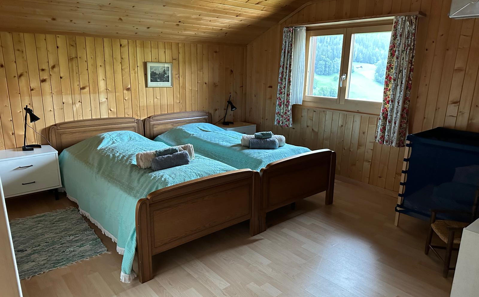 Schlafzimmer ueberhalb dem Esszimmer